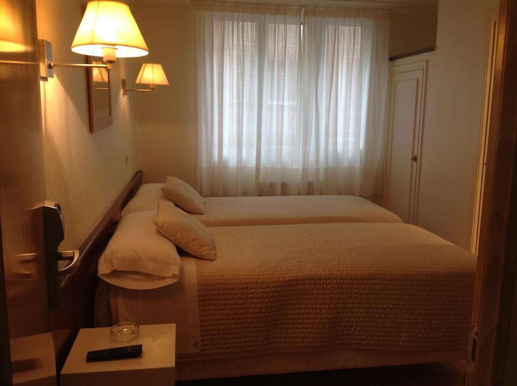 Pension Lizaso Irun Room photo
