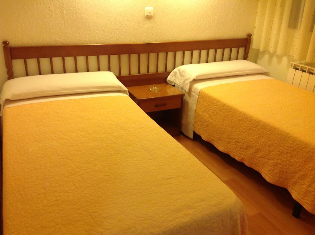 Pension Lizaso Irun Room photo